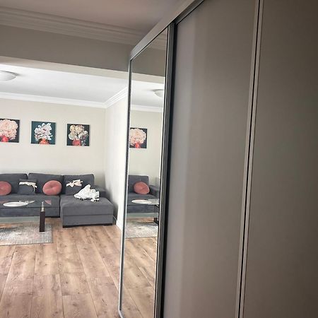 Divany Apartaments Brasov - Coresi Mall Kültér fotó